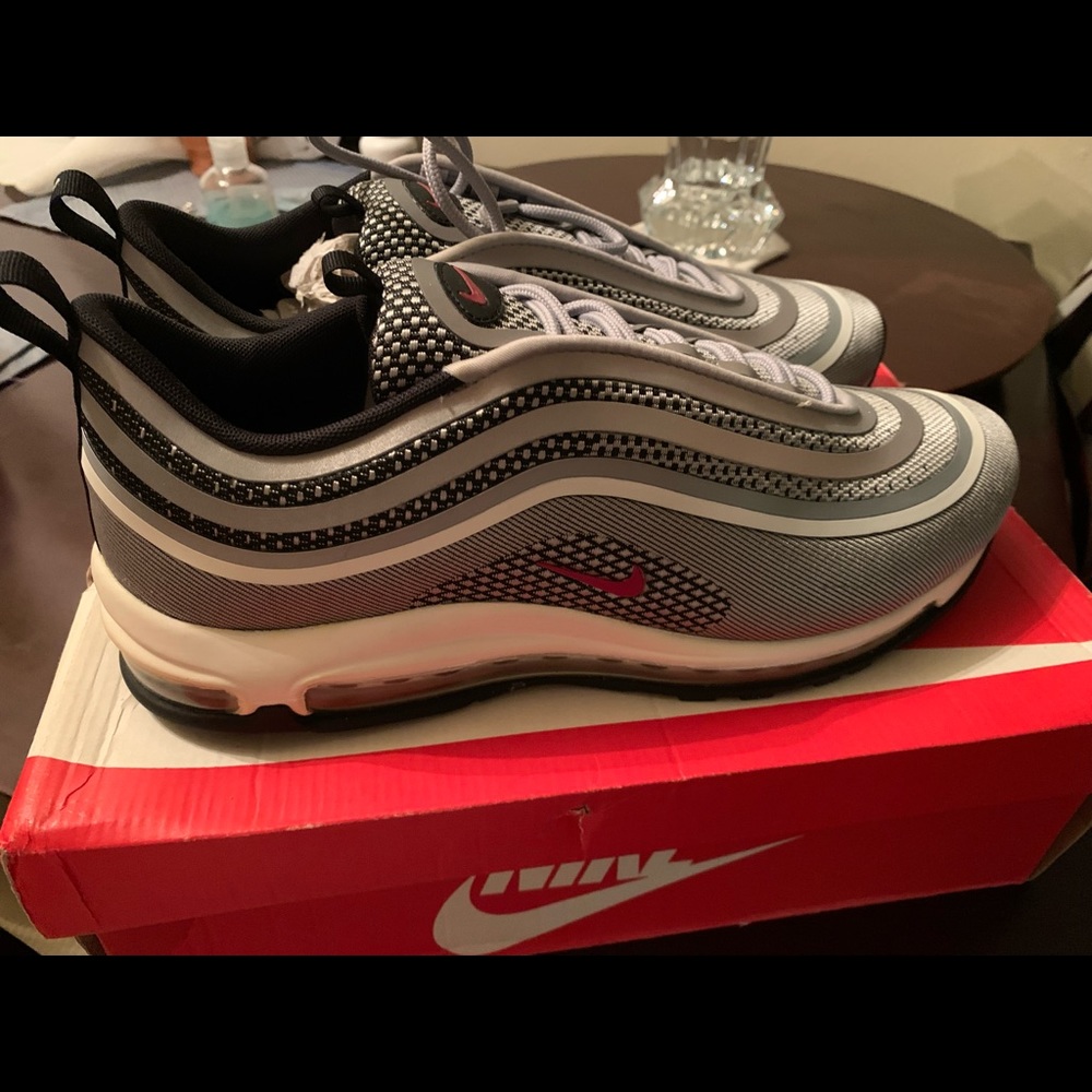 NIKE SNEAKERS